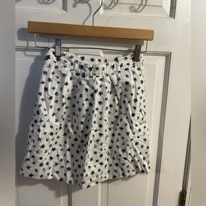 Brooks Brothers girls fleece white and blue floral print, size 8.